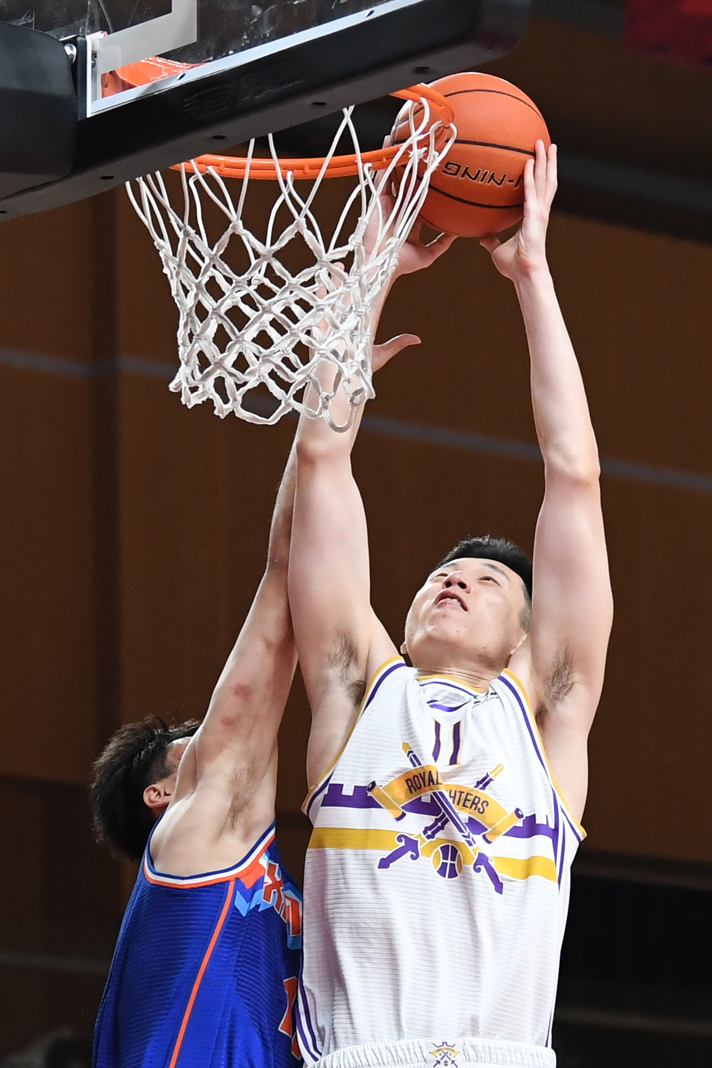 他憑藉優勢 他憑藉優勢