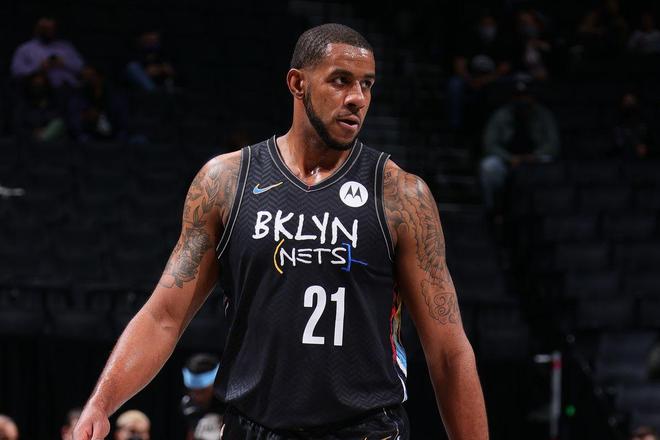 精准且带有 精准且带有