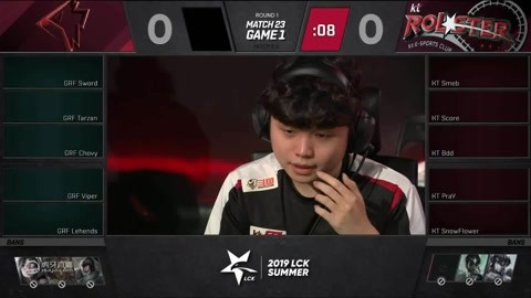 与肋部三人